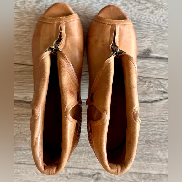 Miz Mooz Kenzy Camel Leather Peep-Toe Ankle Boots Size 7 - Picture 5 of 6